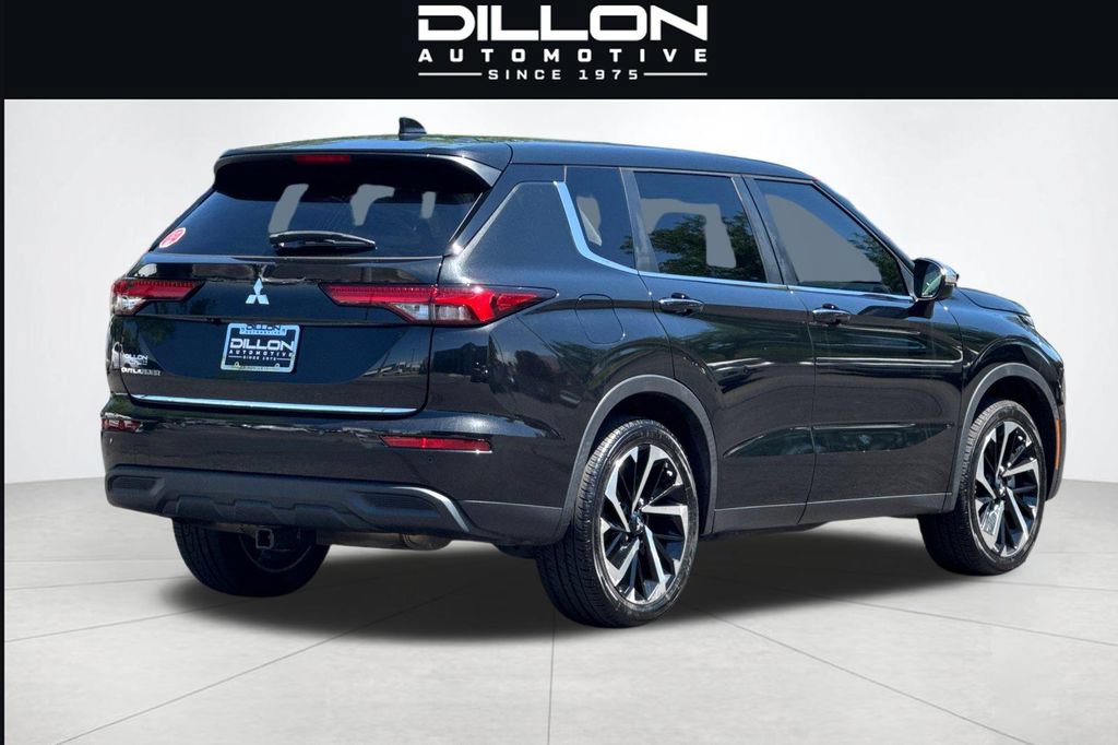 Used 2022 Mitsubishi Outlander ES FWD image 4