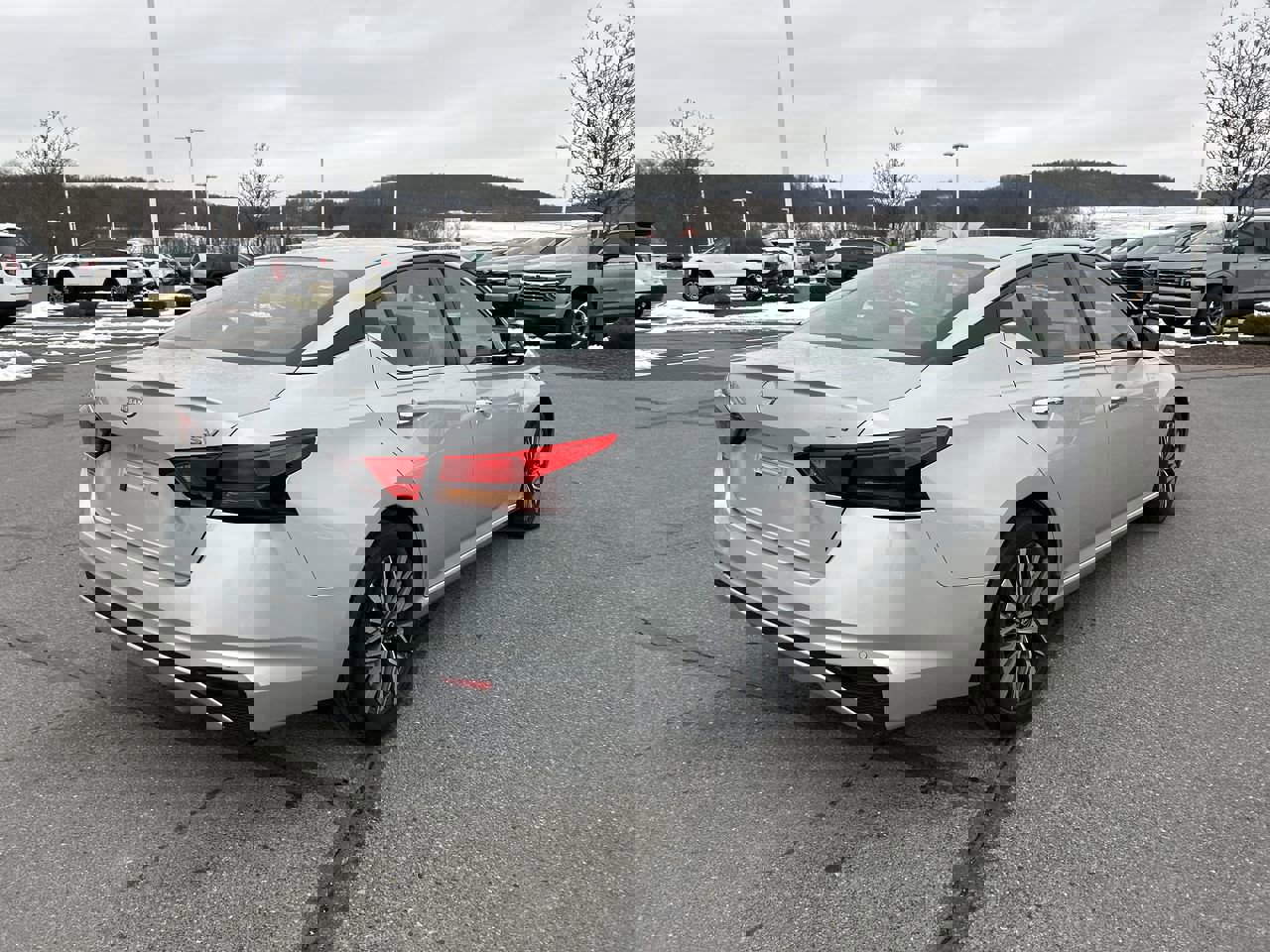 Used 2023 Nissan Altima 2.5 SV FWD image 7