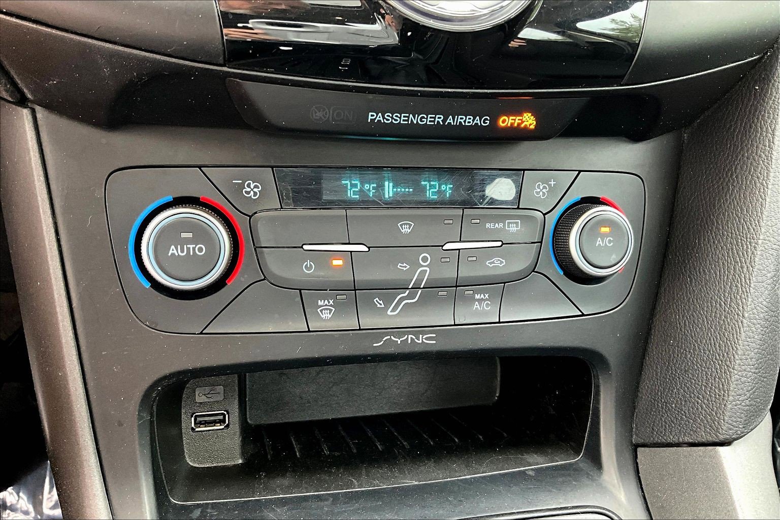 Used 2018 Ford Focus SEL FWD image 15