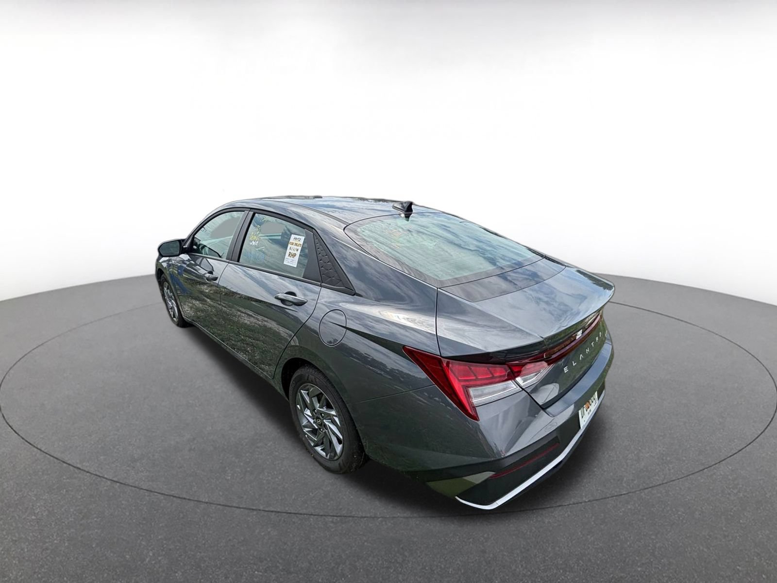 Used 2026 Hyundai Elantra Hybrid FWD image 9