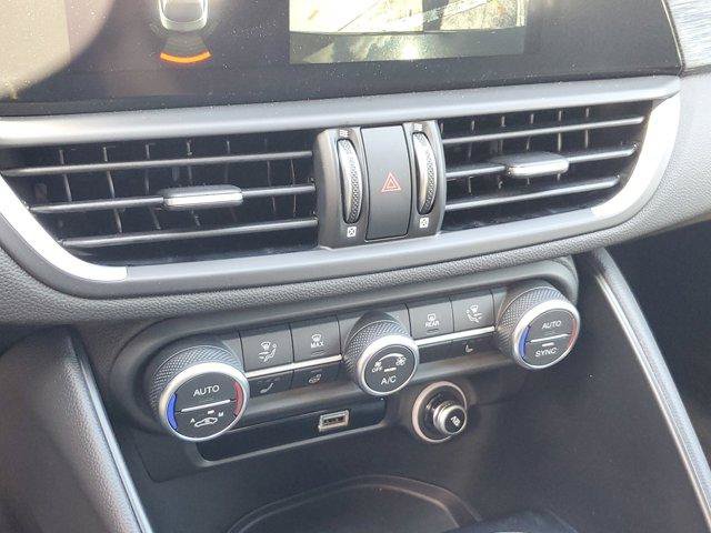 New 2024 Alfa Romeo Giulia Sprint RWD image 14