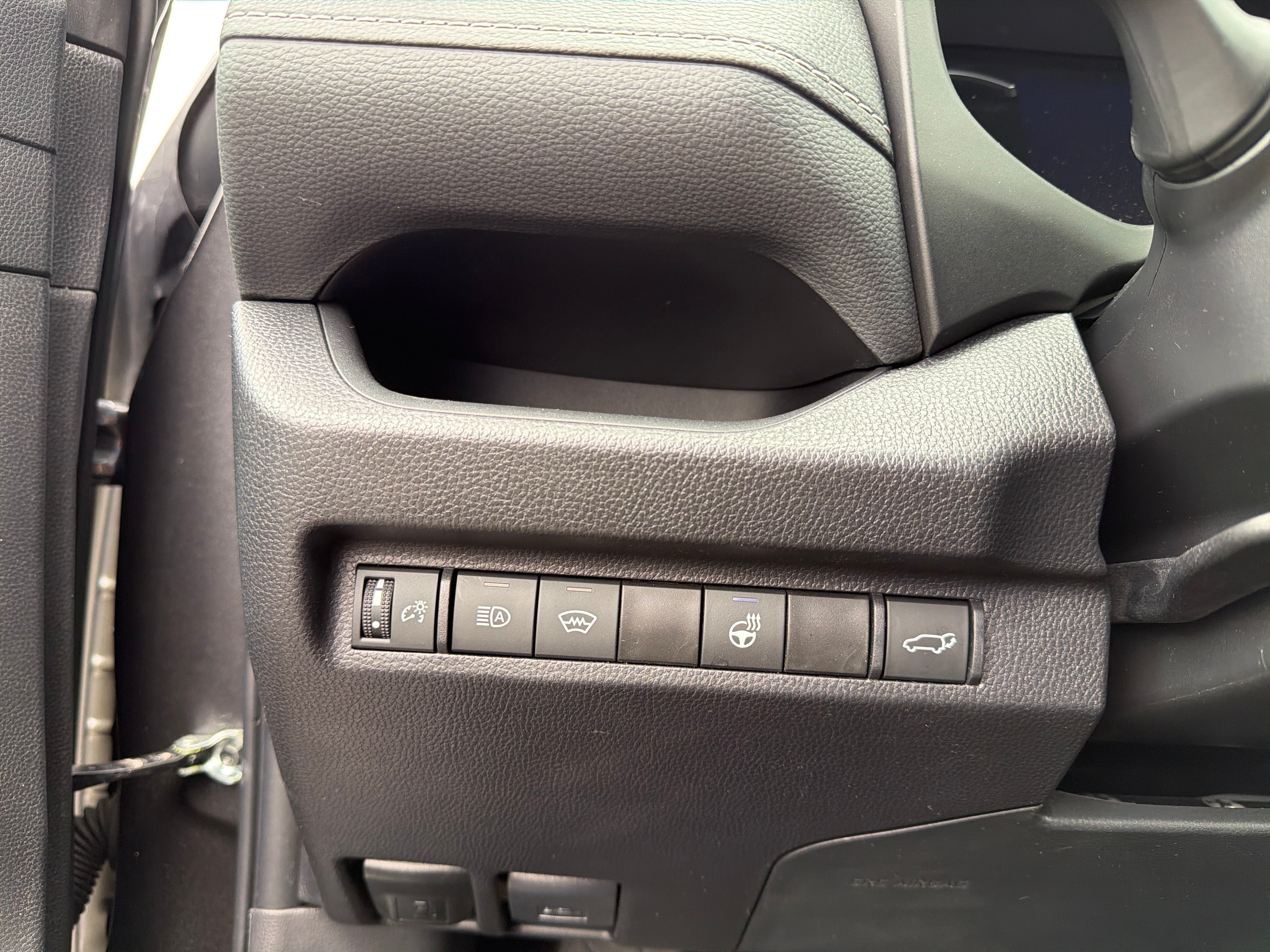 Used 2024 Toyota RAV4 XLE w/ Convenience Package AWD/4WD image 15