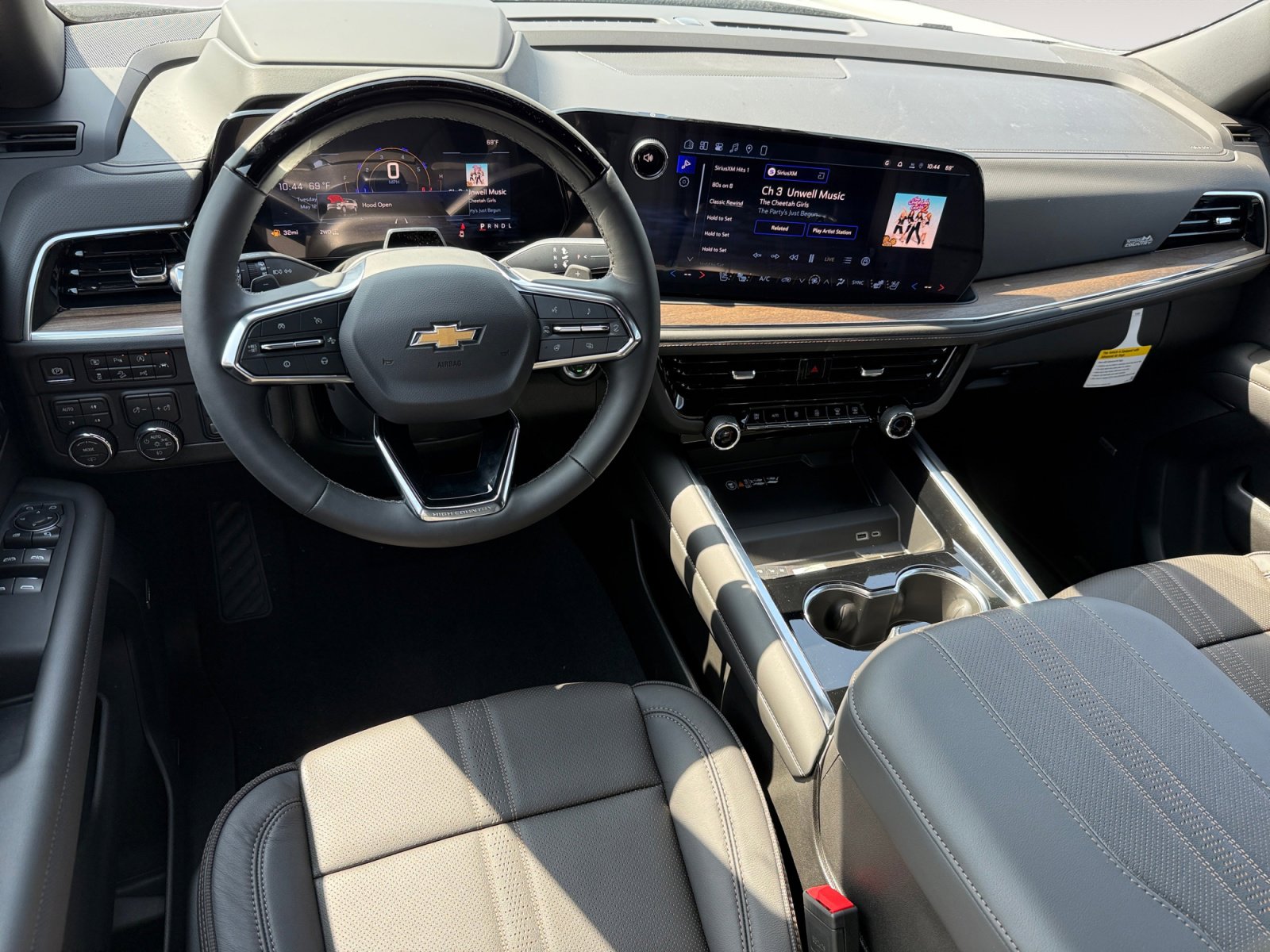 New 2026 Chevrolet Tahoe High Country AWD/4WD image 15