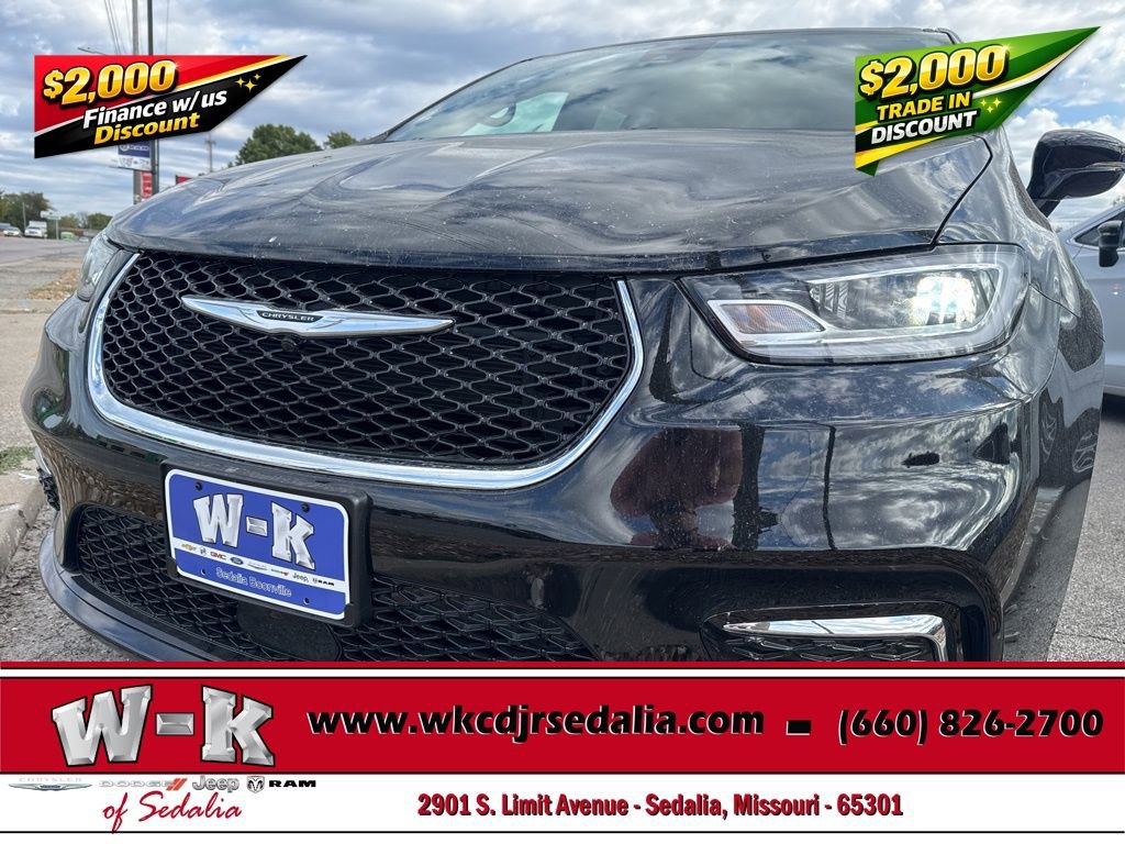 New 2026 Chrysler Pacifica Select image 12