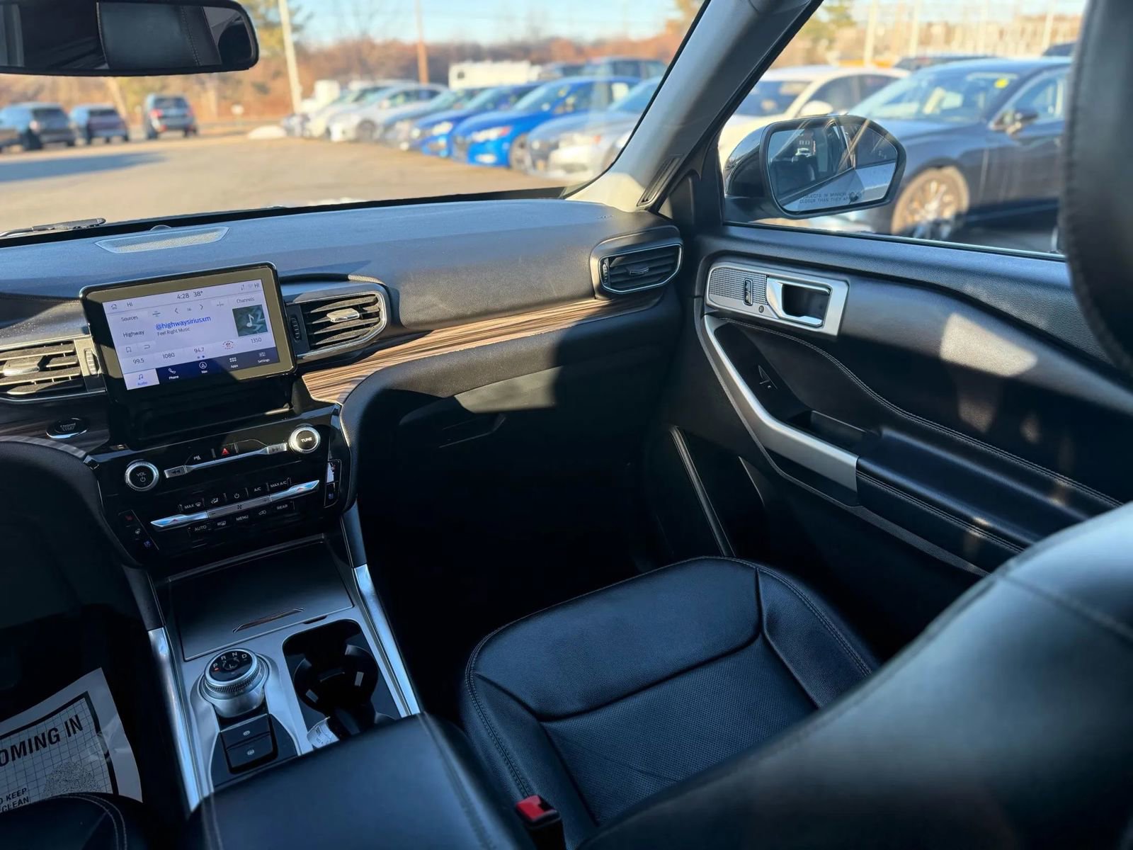 Used 2023 Ford Explorer Limited image 20