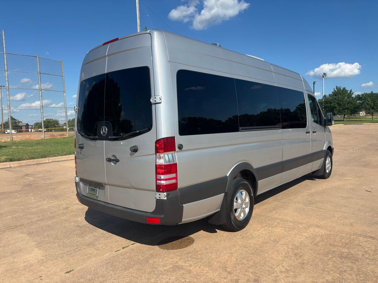 Used 2007 Dodge Sprinter 2500 w/ Cooling Group RWD image 33