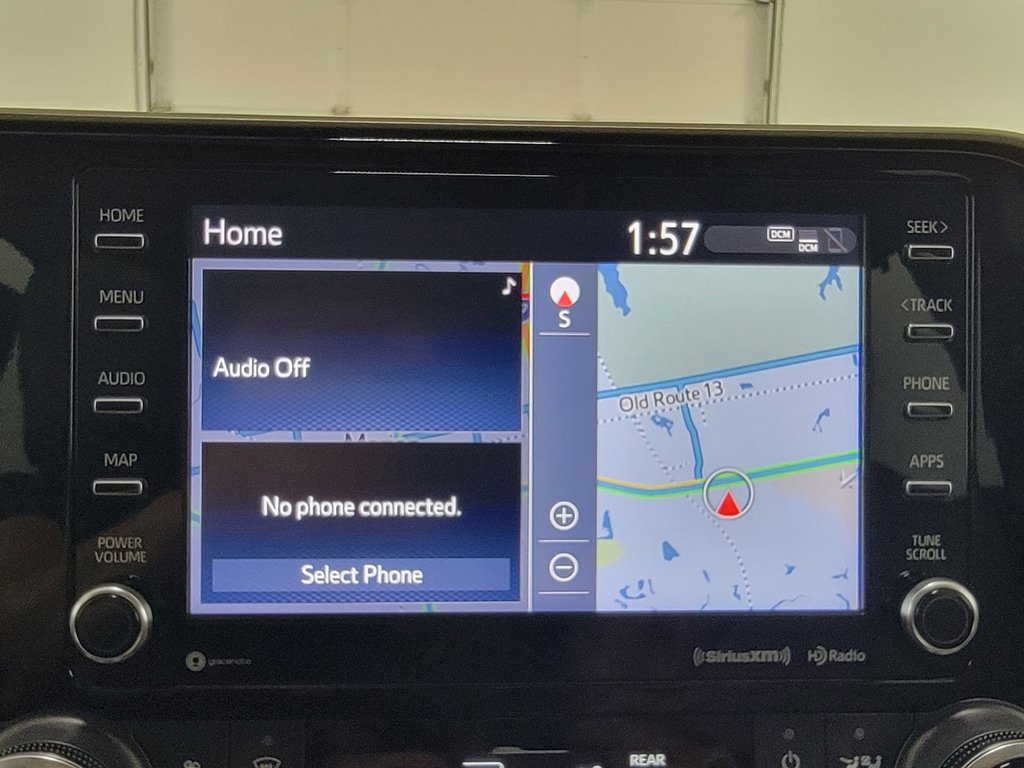 Used 2022 Toyota Highlander XLE AWD/4WD image 21