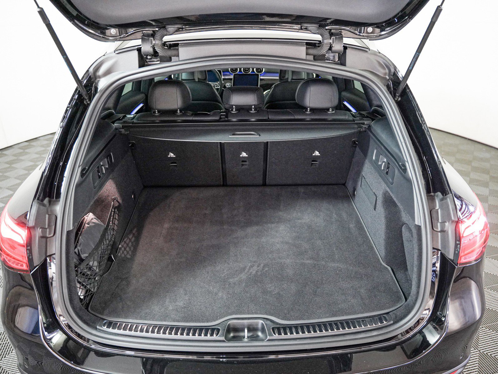 Used 2024 Mercedes-Benz GLC 300 image 5