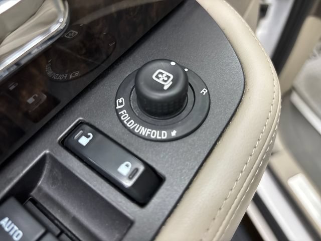 Used 2016 Lincoln Navigator Select AWD/4WD image 34