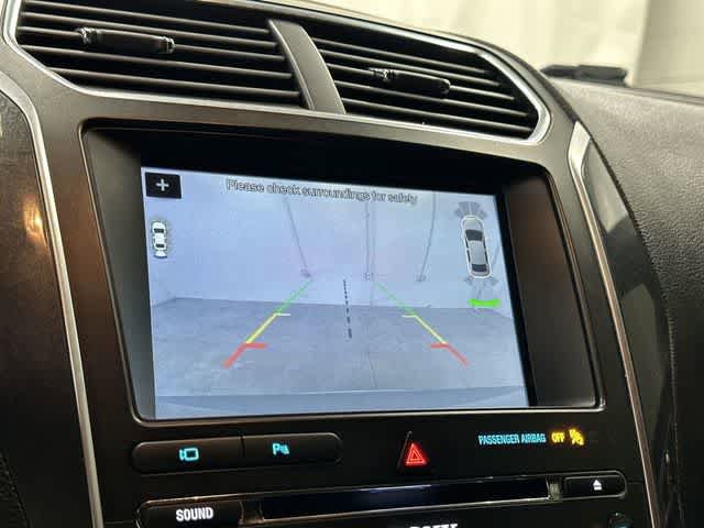 Used 2017 Ford Explorer Limited image 22