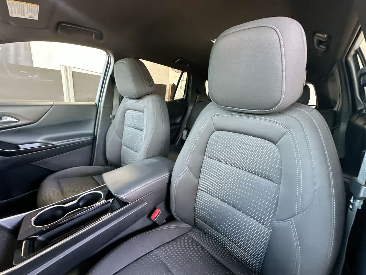 Used 2025 Chevrolet Equinox LT AWD/4WD image 14