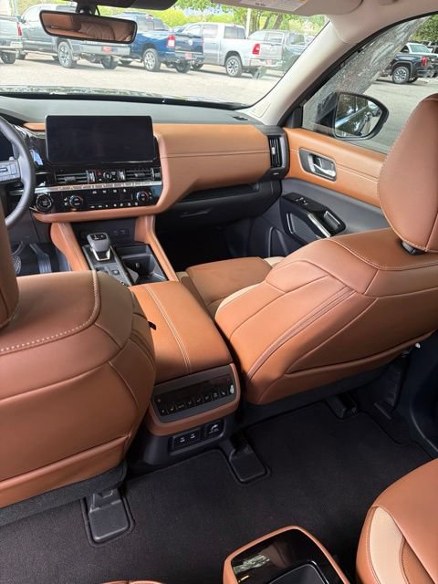 Certified 2026 Nissan Pathfinder Platinum AWD/4WD image 27