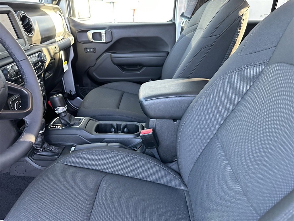 New 2023 Jeep Gladiator Willys image 23