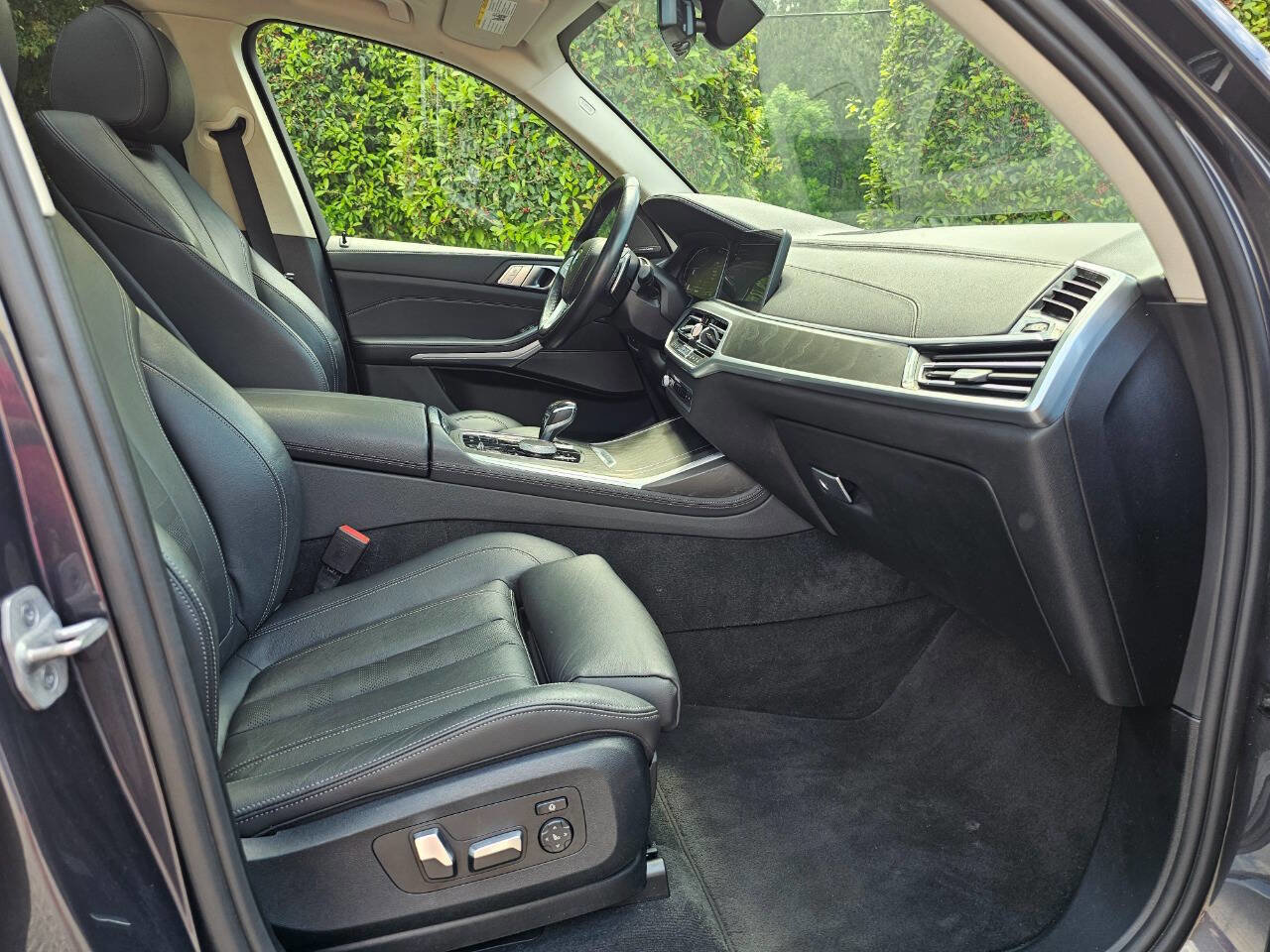 Used 2021 BMW X7 xDrive40i w/ Premium Package image 40
