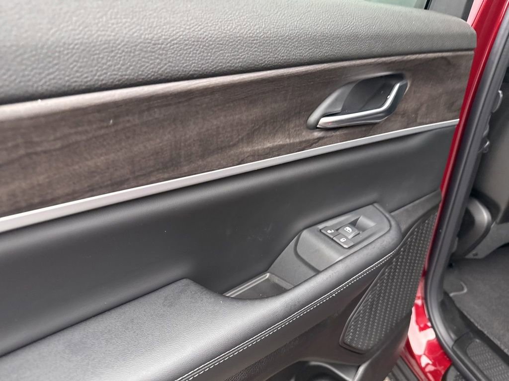 New 2025 Jeep Grand Cherokee L Limited w/ Black Appearance Package image 39