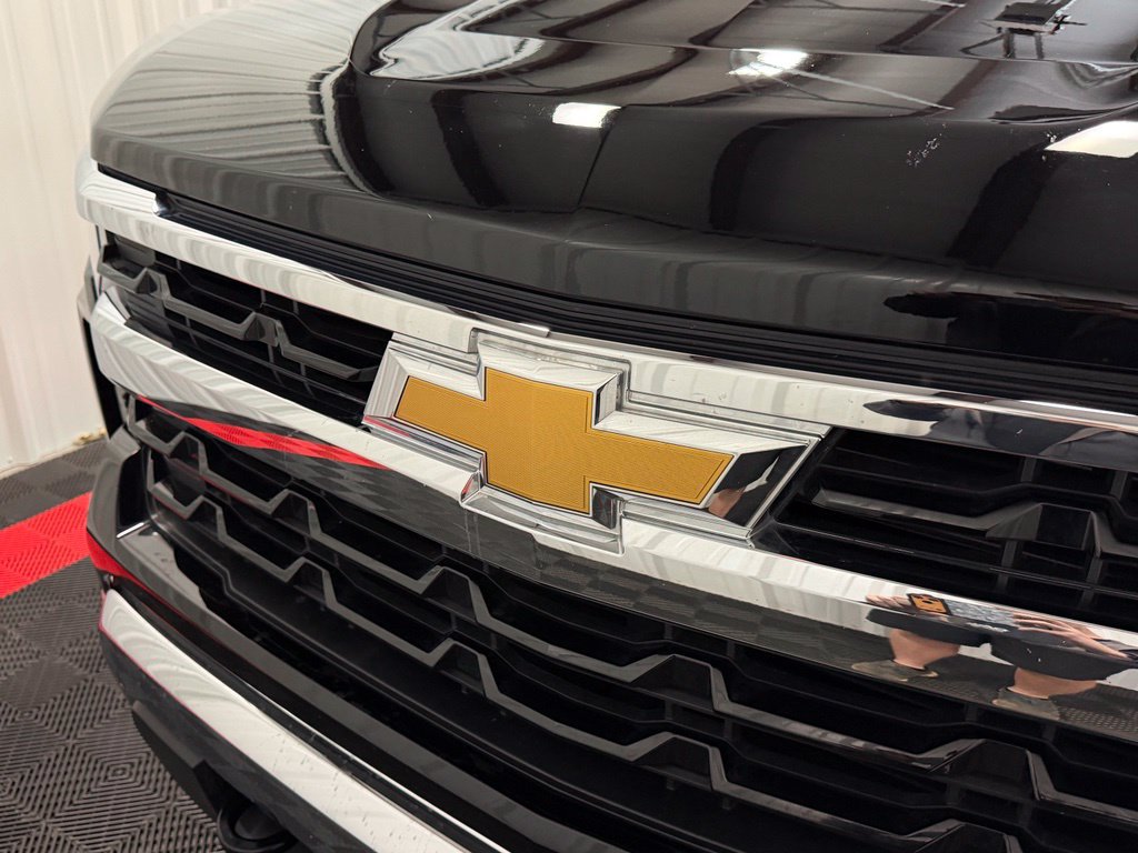 Used 2024 Chevrolet Silverado 1500 LT AWD/4WD image 6