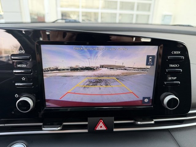 Certified 2021 Hyundai Elantra SEL w/ Convenience Package image 28