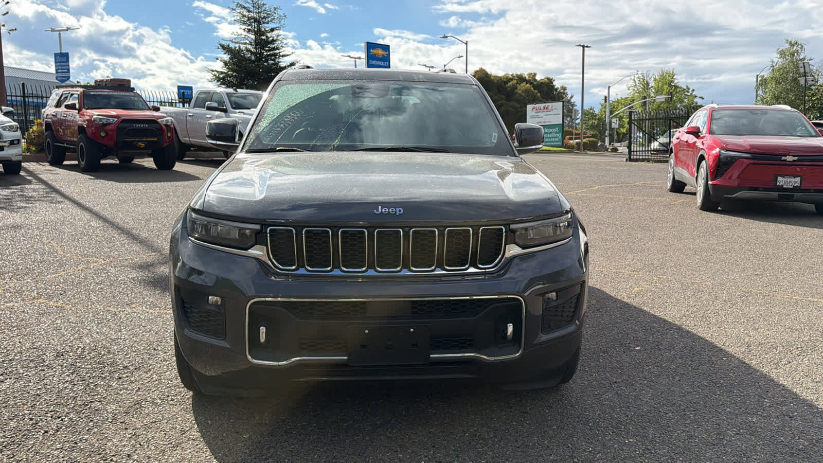 Used 2024 Jeep Grand Cherokee Overland w/ Trailer Tow Package video 2