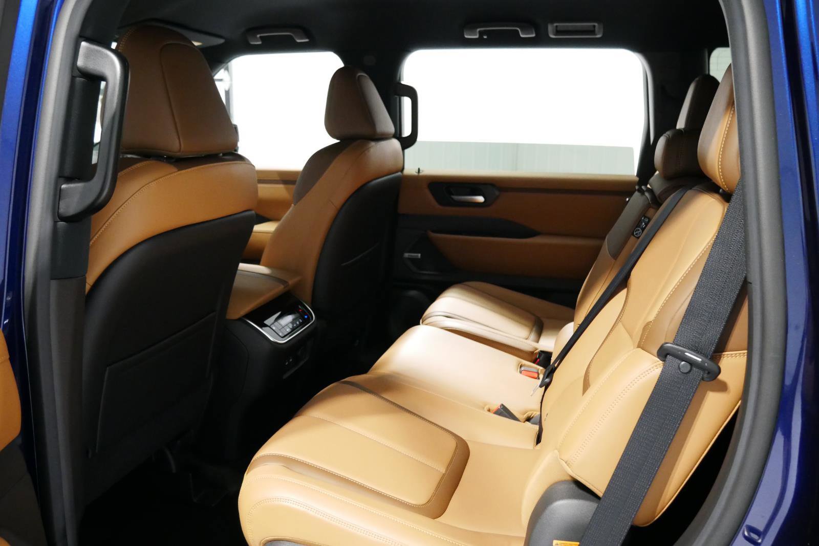 New 2025 Nissan Armada SL w/ Convenience Package image 12