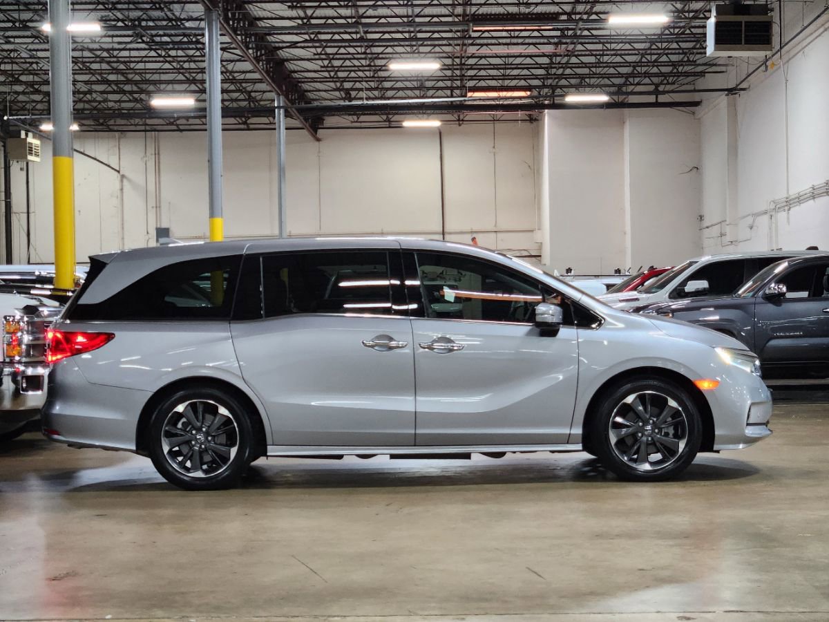 Used 2023 Honda Odyssey Elite image 11