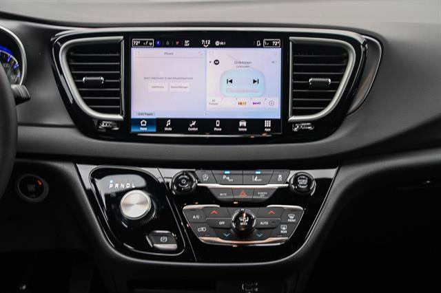 New 2026 Chrysler Voyager LX image 12