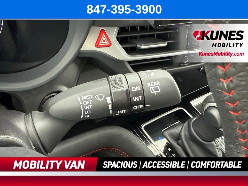 Used 2025 Toyota Sienna XSE w/ XSE Plus Package AWD/4WD image 35