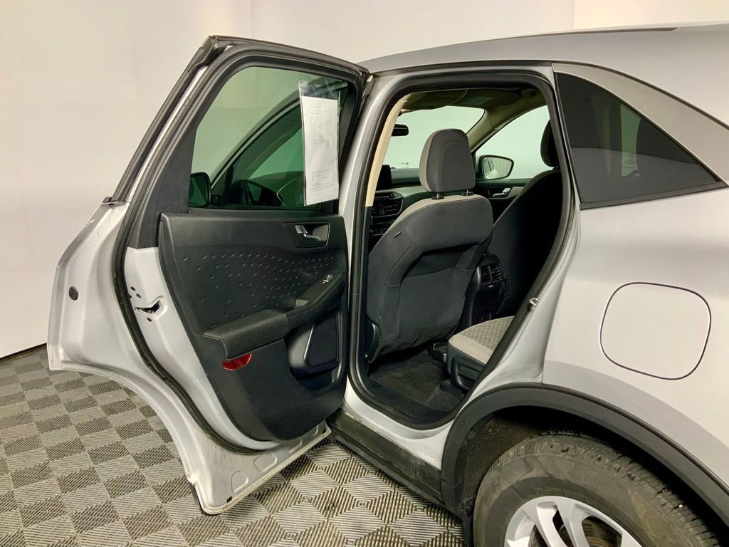 Used 2020 Ford Escape SE image 29