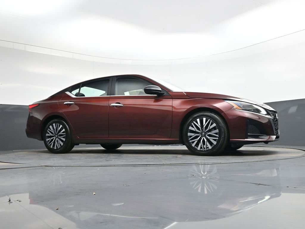 Used 2024 Nissan Altima 2.5 SV image 26