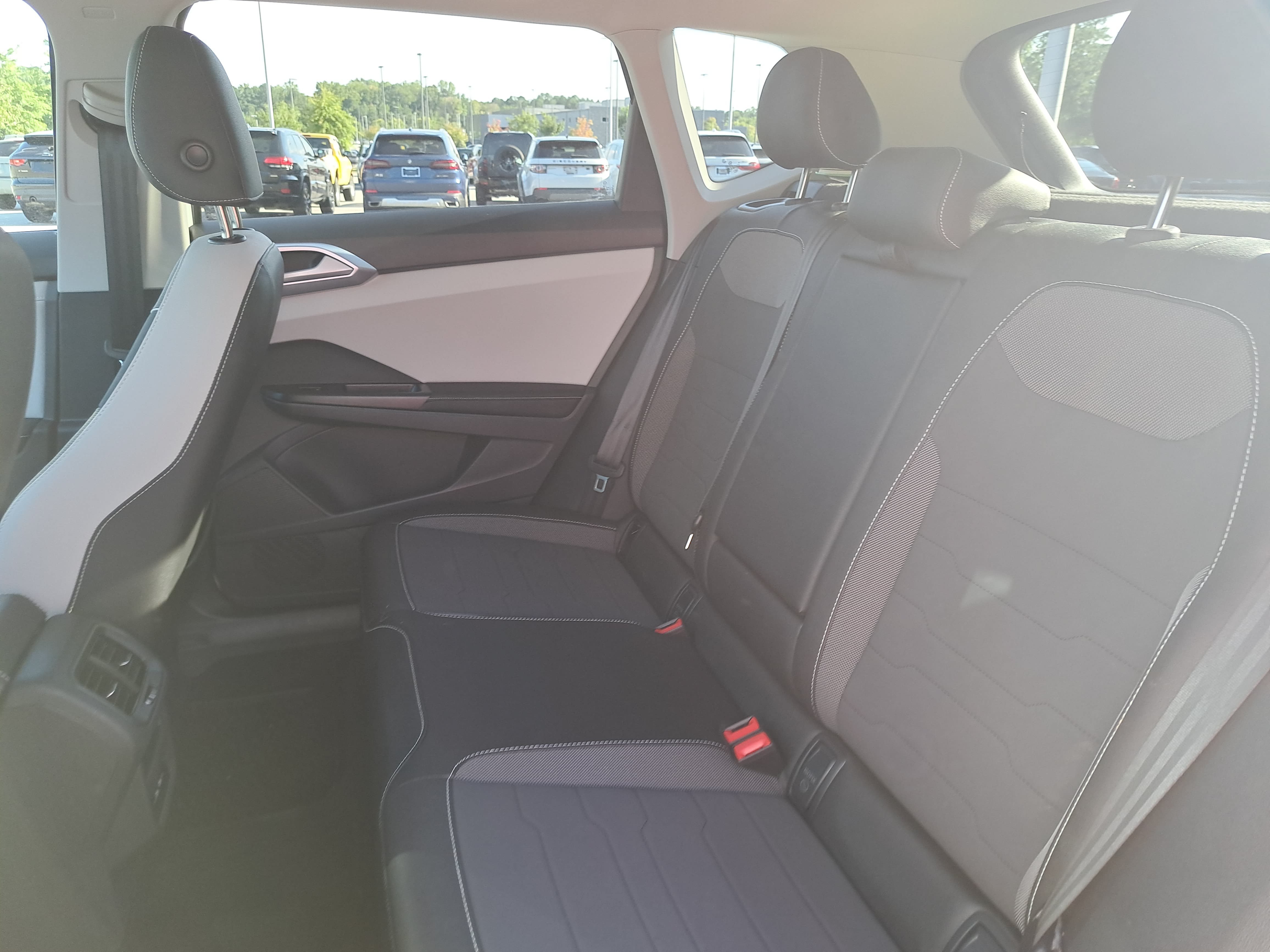 Certified 2026 Volkswagen Taos SE FWD image 13