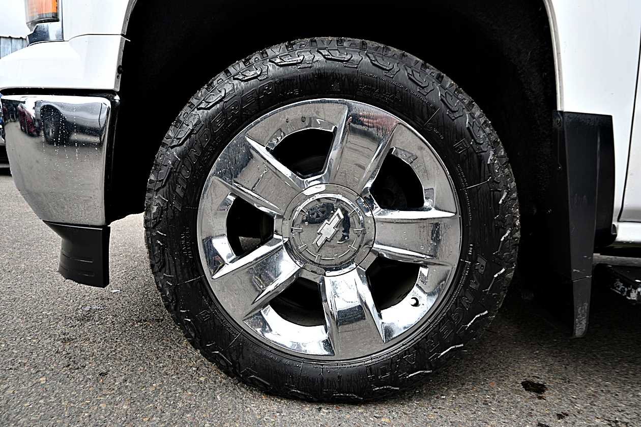 Used 2015 Chevrolet Silverado 1500 LTZ w/ Texas Edition, 1LZ Trim RWD image 8