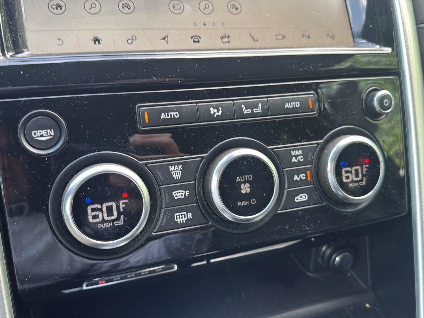Certified 2019 Land Rover Discovery HSE AWD/4WD image 20