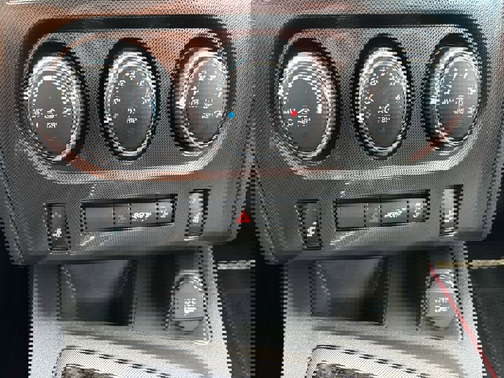 Used 2012 Dodge Challenger SXT Plus image 22