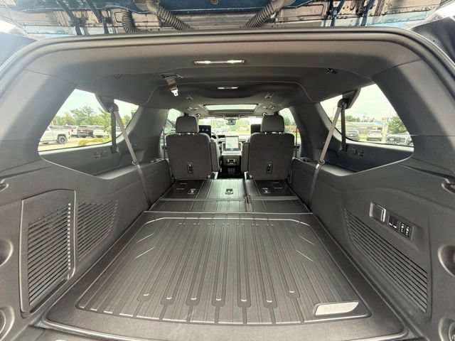 New 2026 GMC Yukon XL Elevation w/ Elevation Premium Package AWD/4WD image 23