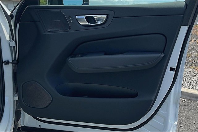 Used 2025 Volvo XC60 T8 Plus w/ Protection Package Premier image 19