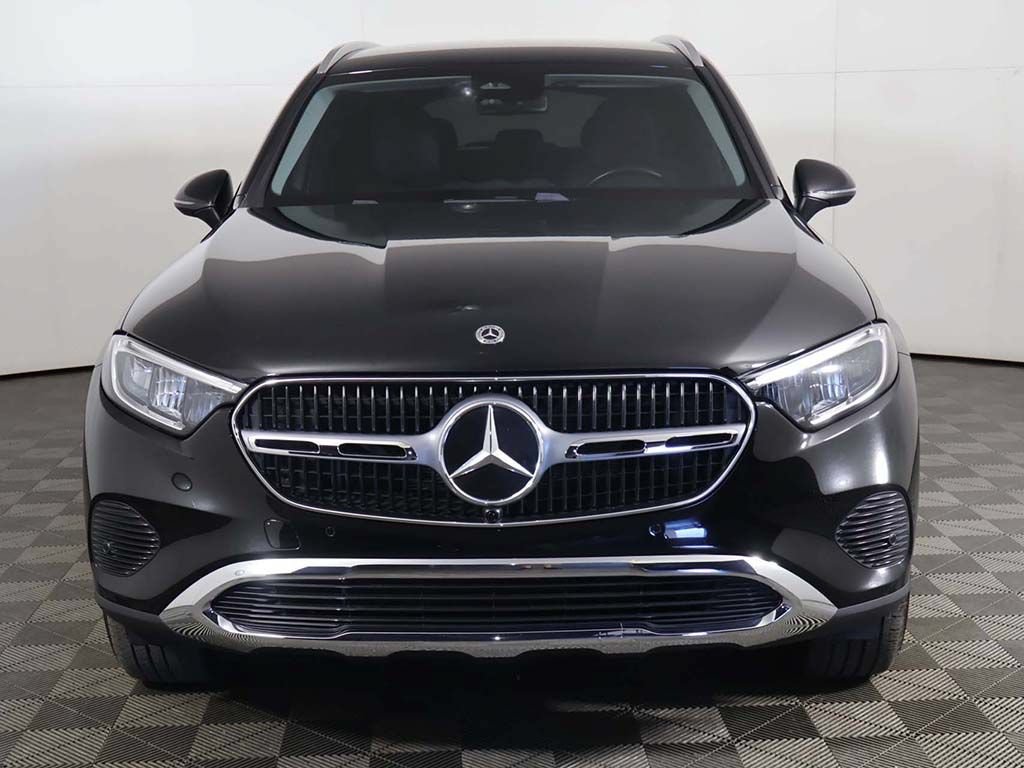 Used 2025 Mercedes-Benz GLC 350e 4MATIC image 11