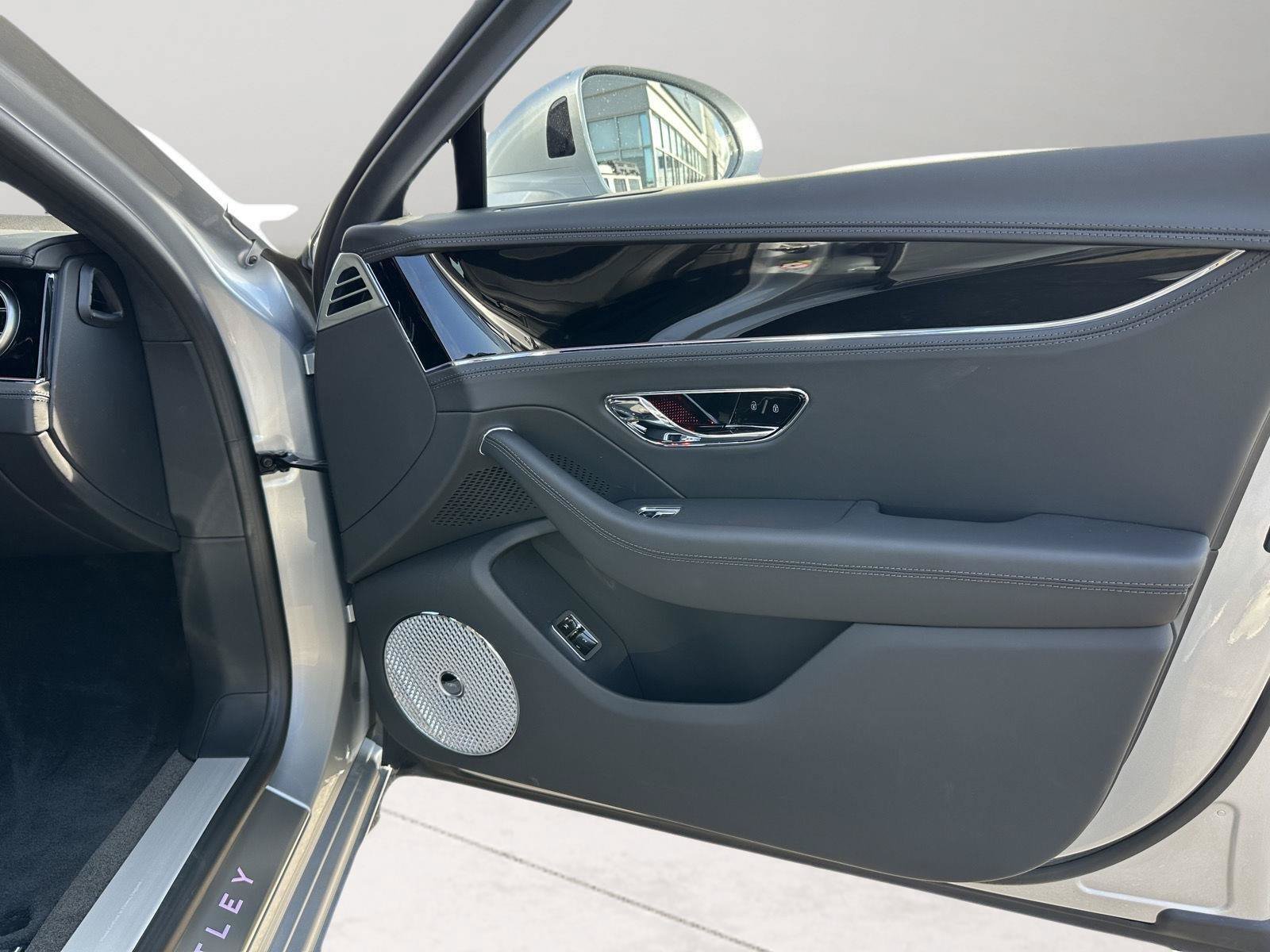 New 2026 Bentley Flying Spur V8 AWD/4WD image 64