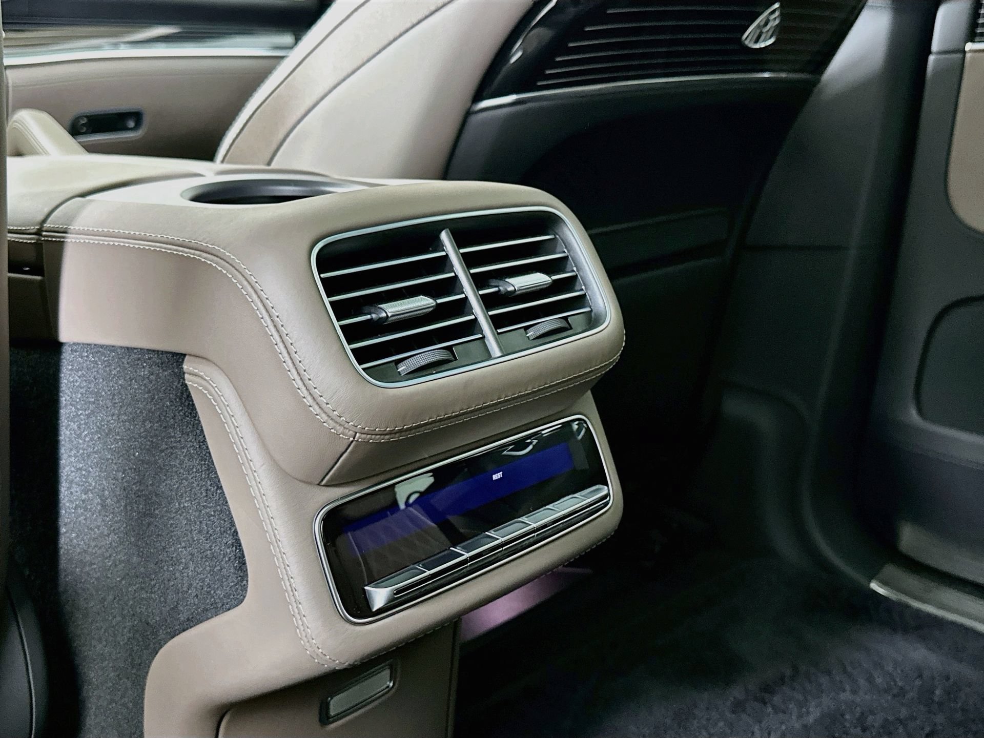 New 2026 Mercedes-Benz Maybach GLS 600 4MATIC image 28