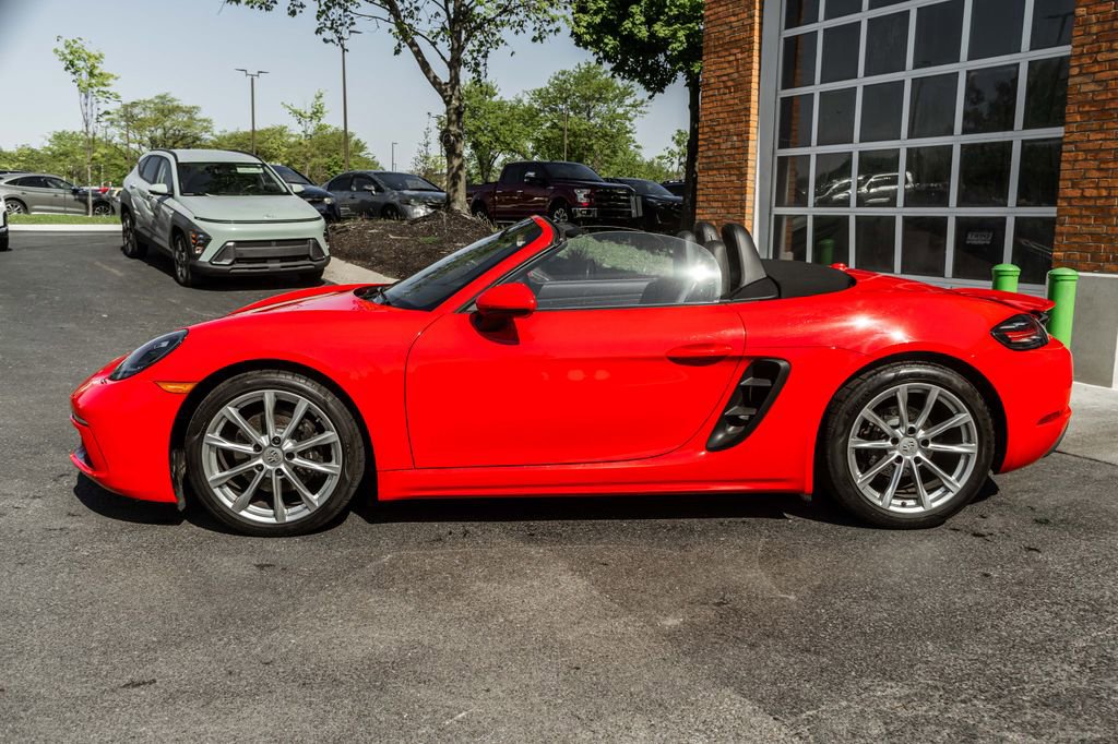 Used 2024 Porsche 718 Boxster w/ Premium Package RWD image 35