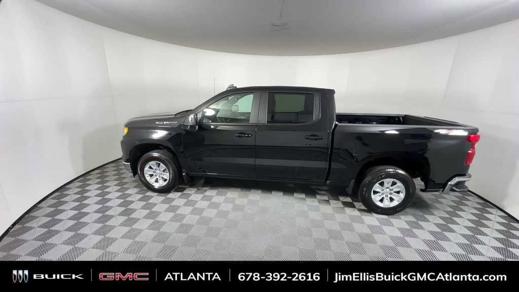 Used 2025 Chevrolet Silverado 1500 LT image 7