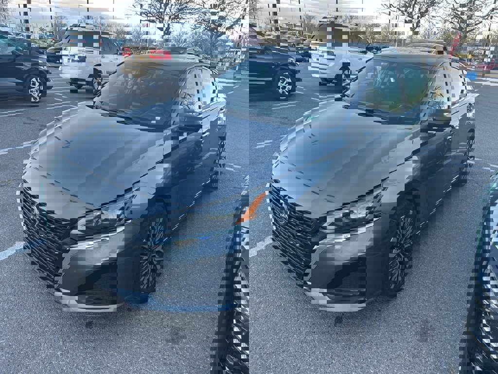 Used 2024 Nissan Altima 2.5 SV