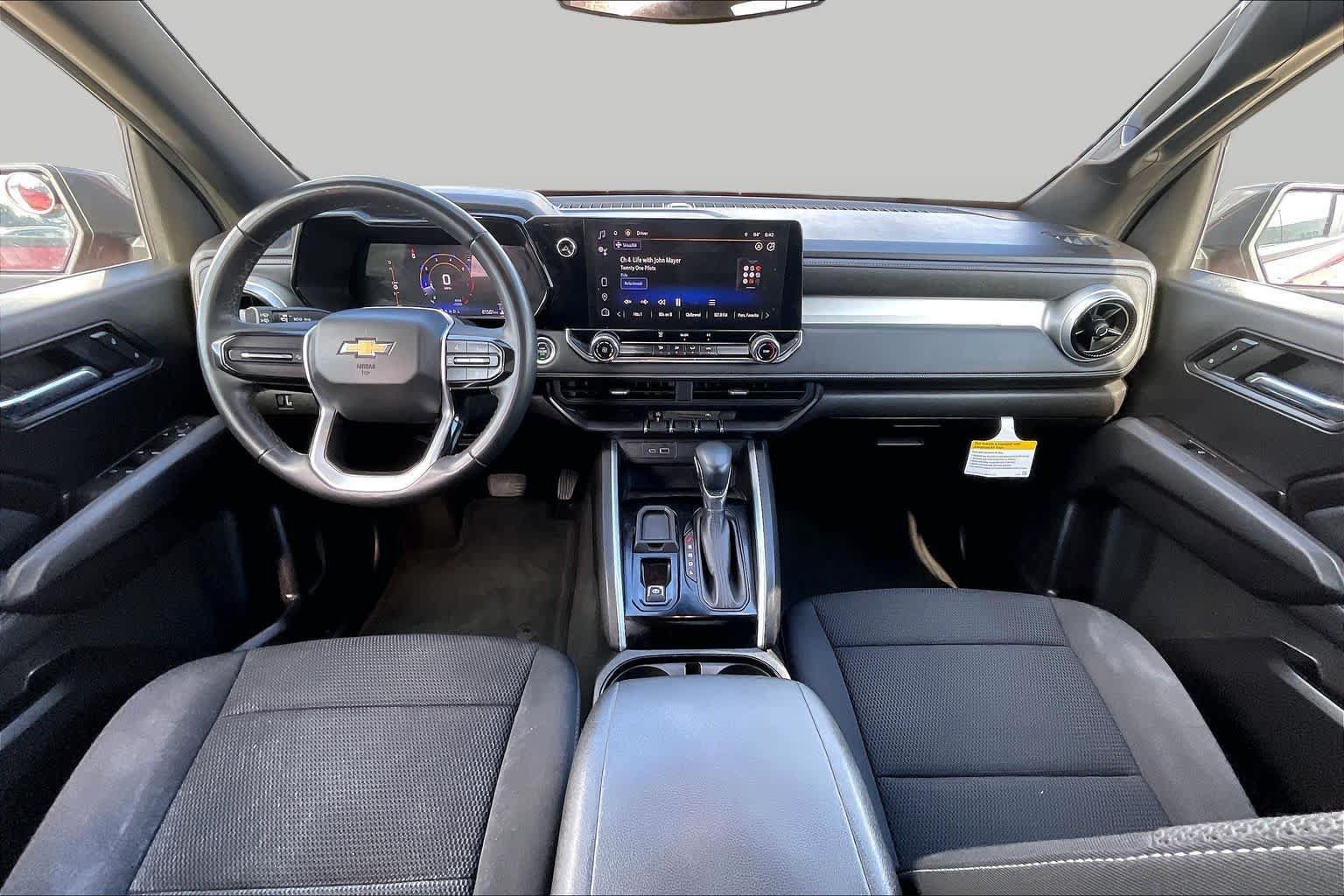 Used 2023 Chevrolet Colorado LT RWD image 12
