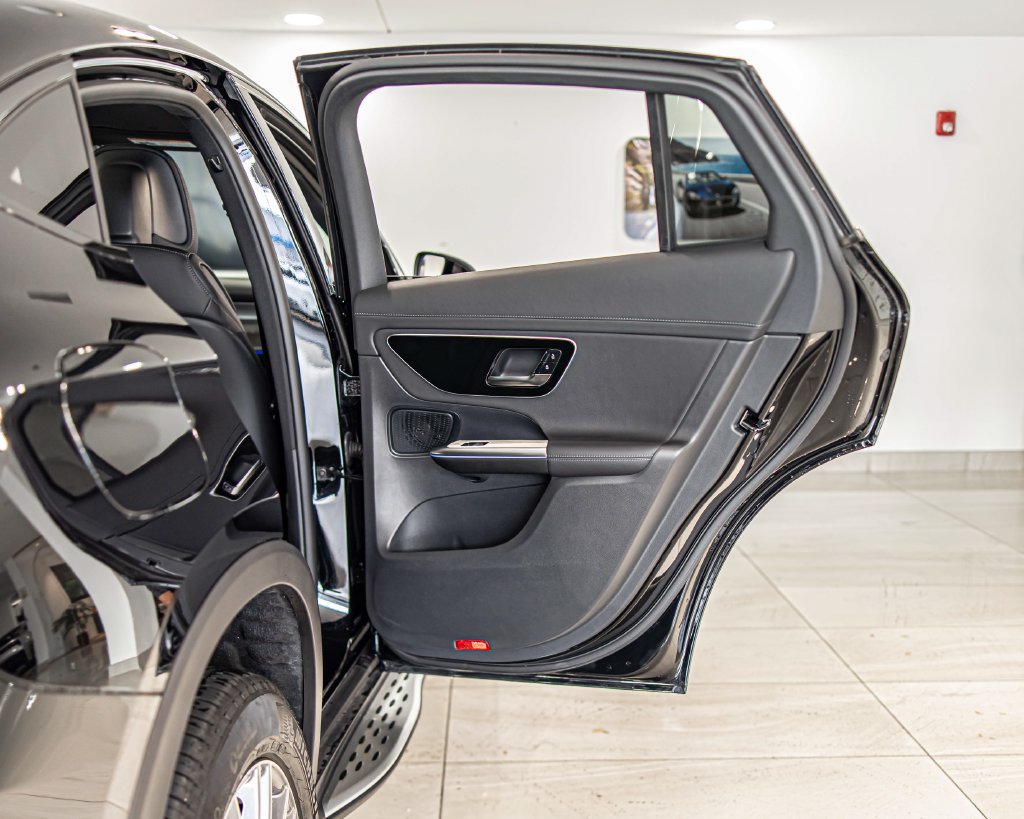 Used 2026 Mercedes-Benz GLC 300 4MATIC image 36