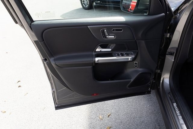 Certified 2025 Mercedes-Benz GLB 250 4MATIC image 14