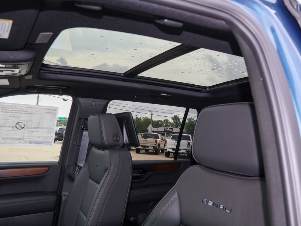 New 2026 GMC Yukon XL Denali w/ Denali Reserve Package AWD/4WD image 12