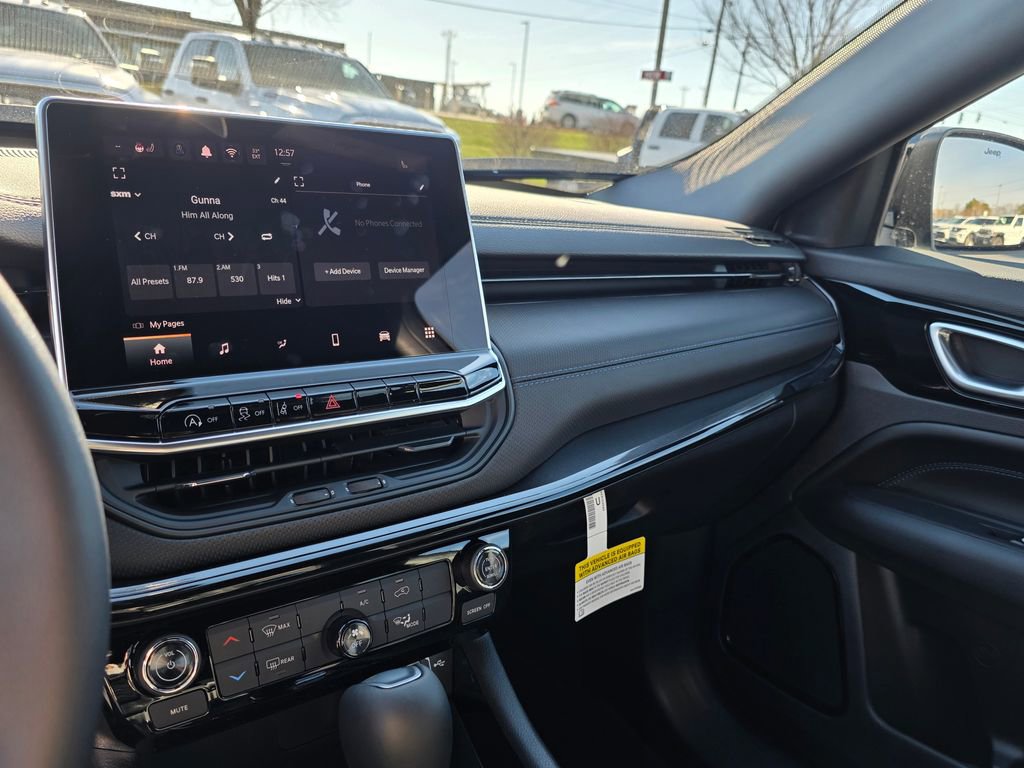 New 2026 Jeep Compass Latitude image 25