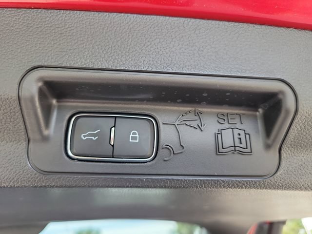 Used 2025 Ford Explorer ST-Line w/ Premium Package RWD image 9
