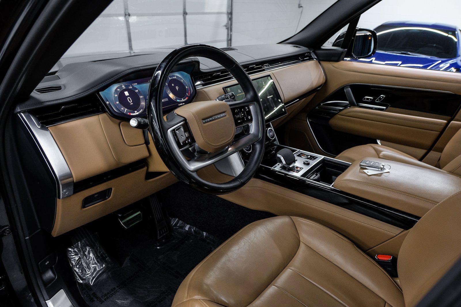 Used 2023 Land Rover Range Rover Autobiography image 3