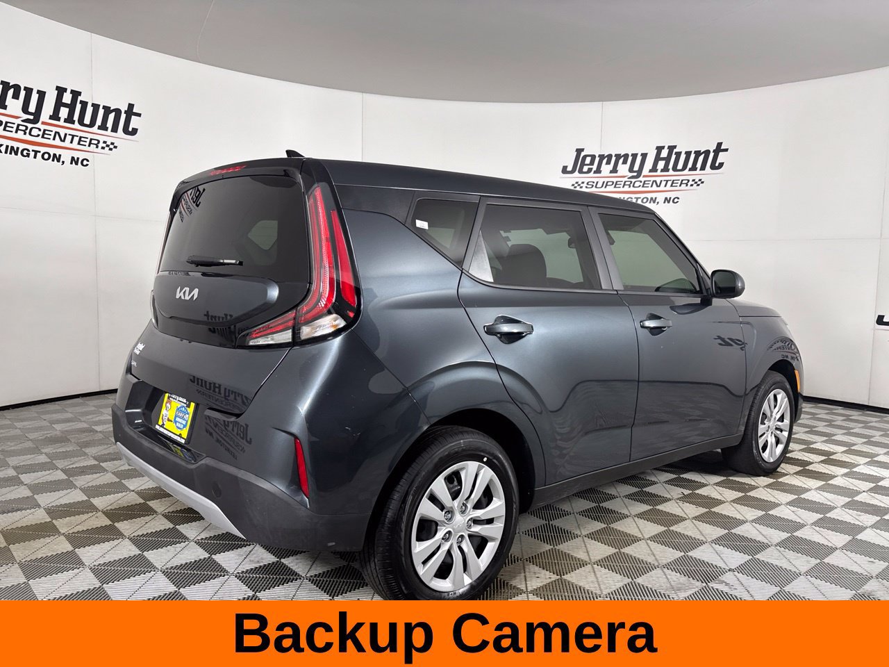 Used 2025 Kia Soul LX FWD image 6