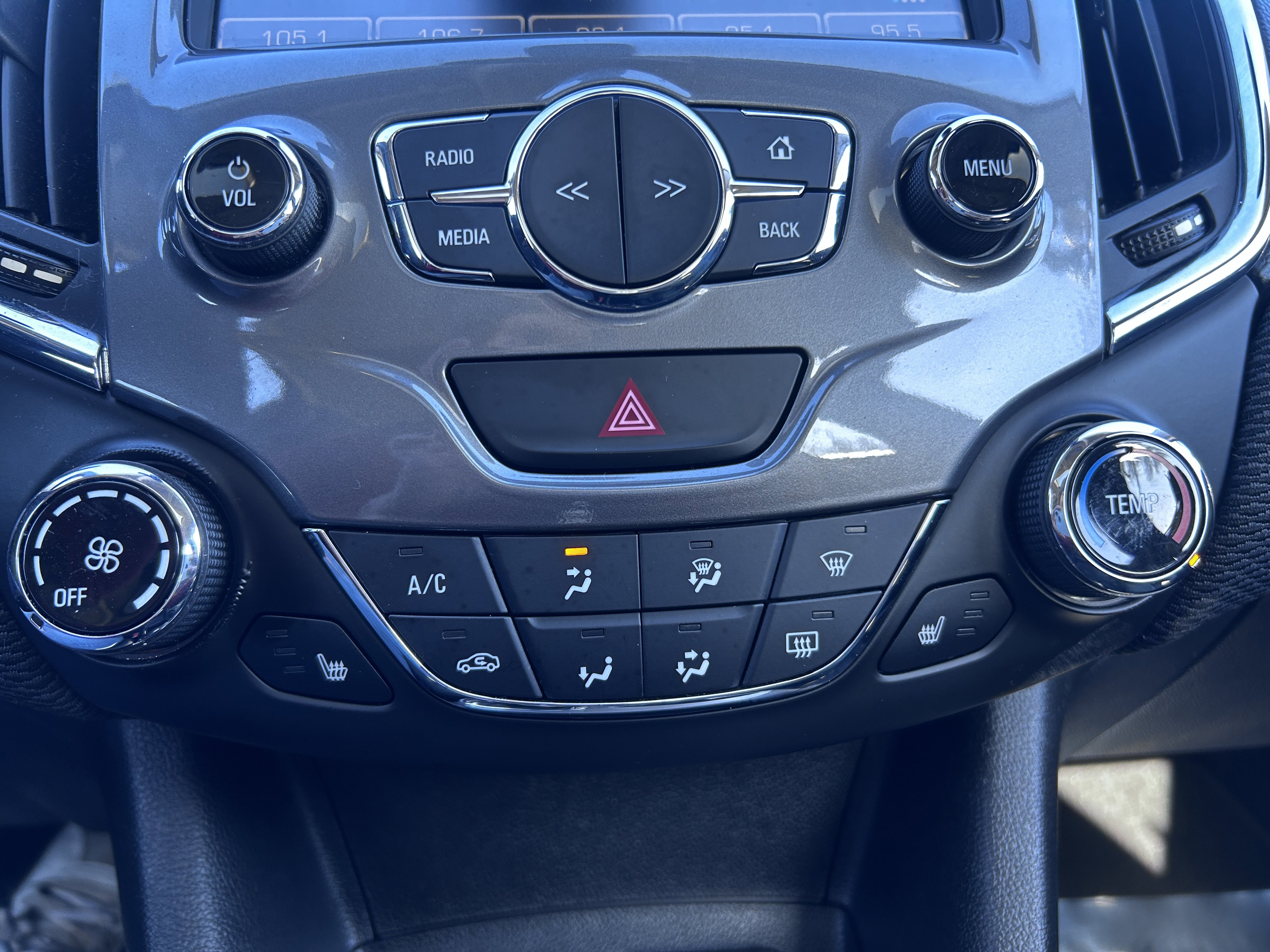 Used 2017 Chevrolet Cruze LT w/ Sun And Sound Package image 20