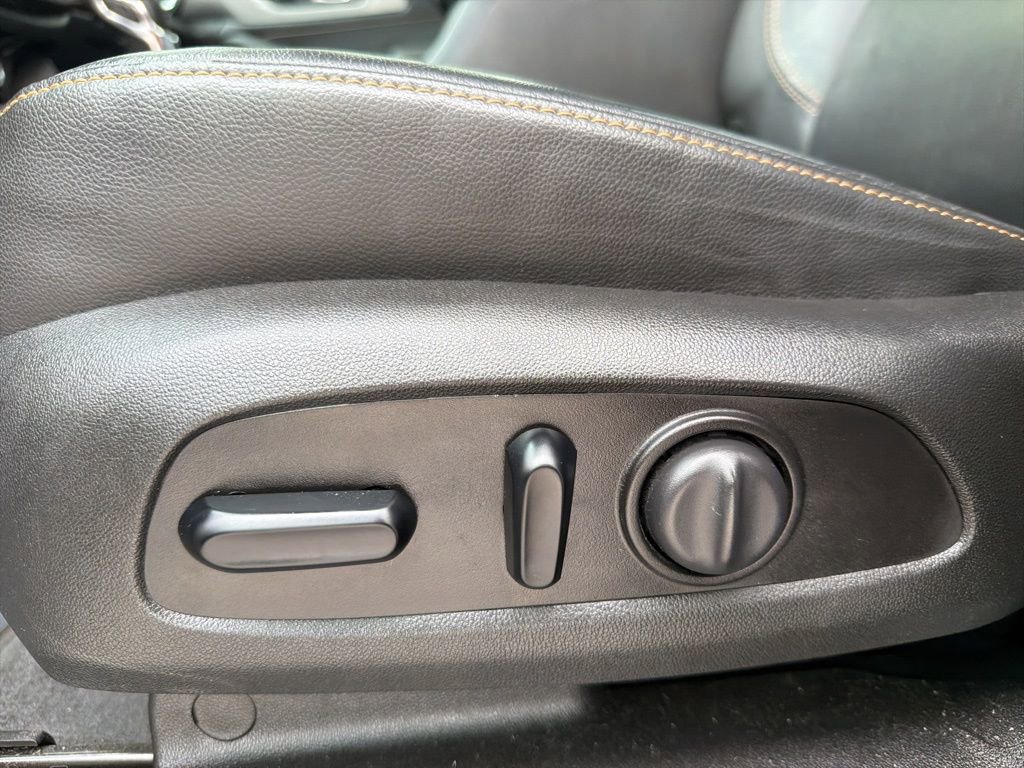 Used 2021 Chevrolet Traverse RS image 14